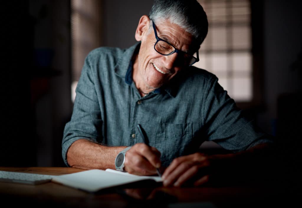 Concurso Literario de AGECO premiará talento de personas mayores de 60 años